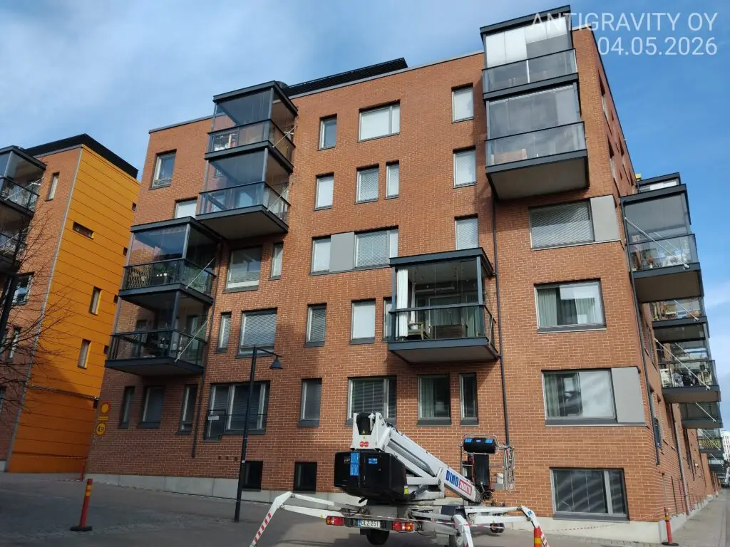 Parvekkeiden kiinnitysten tarkastus
